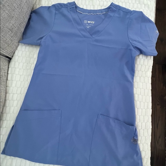 Bundle 3 scrubs - Picture 2 of 7